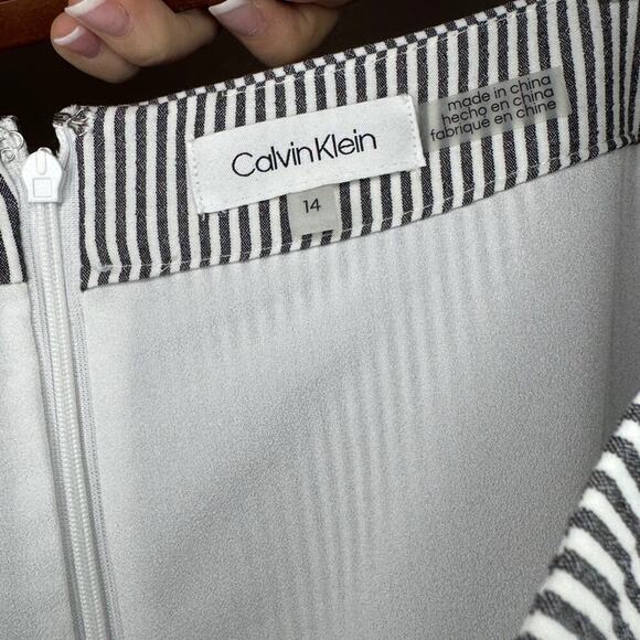 Calvin Klein Striped Gray White Asymmetrical Women’s Skirt Size 14 - Picture 4 of 5